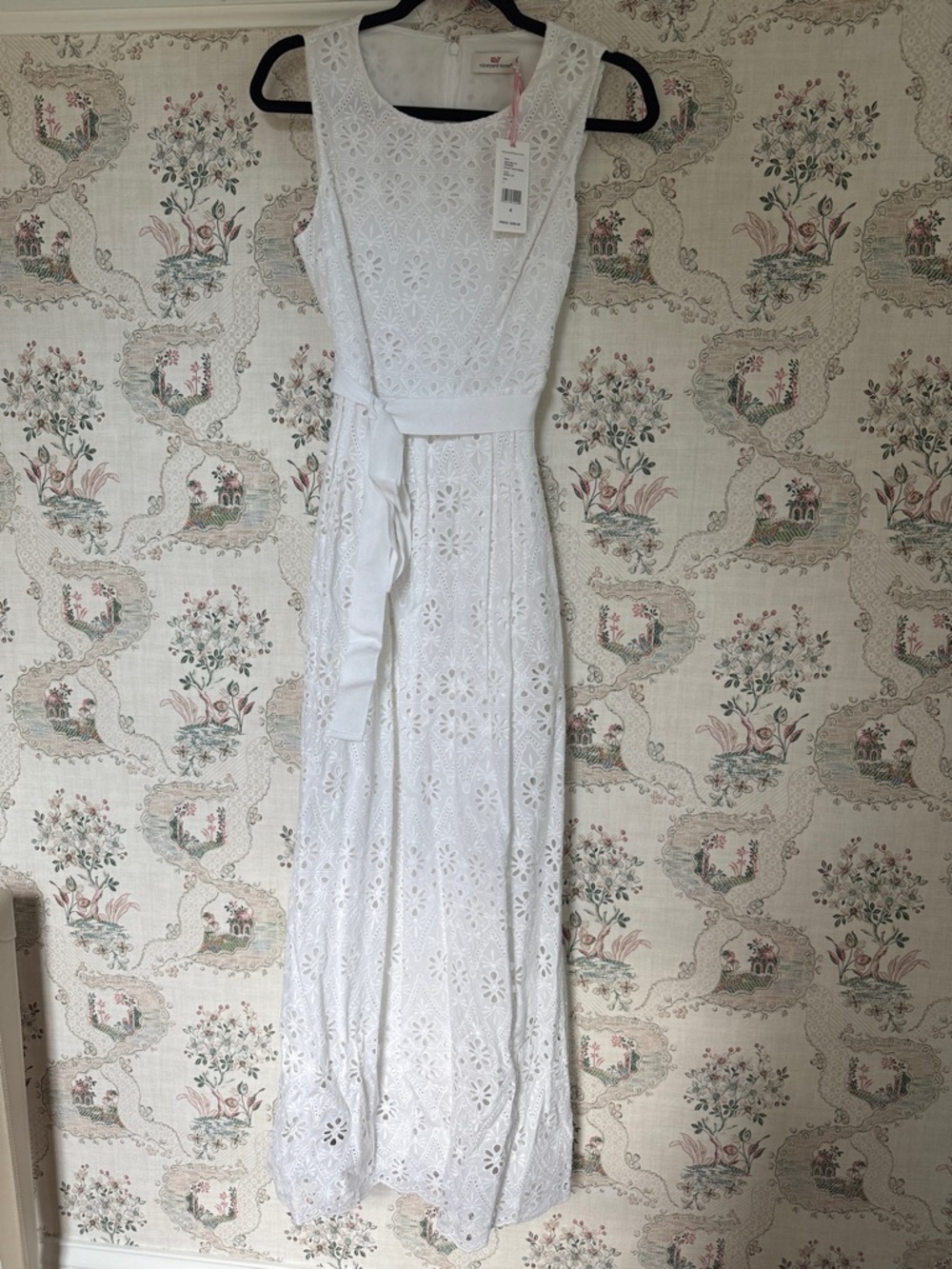 NWT vineyard vines Sleeveless White Eyelet Maxi Dress with Waist Tie